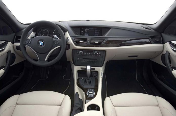 BMW-X1-15